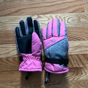 Walsking pink ski gloves